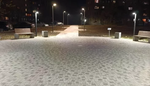 В Барнауле открыли новый сквер для отдыха на улице Антона Петрова. Фото