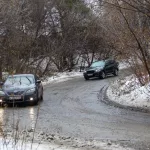 Шоу камикадзе: как барнаульцы испытывают судьбу на опасном серпантине Канатного. Фото