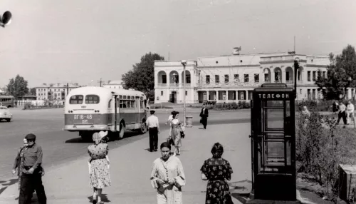 Школа, госпиталь, музей: как выглядел главный долгострой Барнаула в годы СССР. Фото