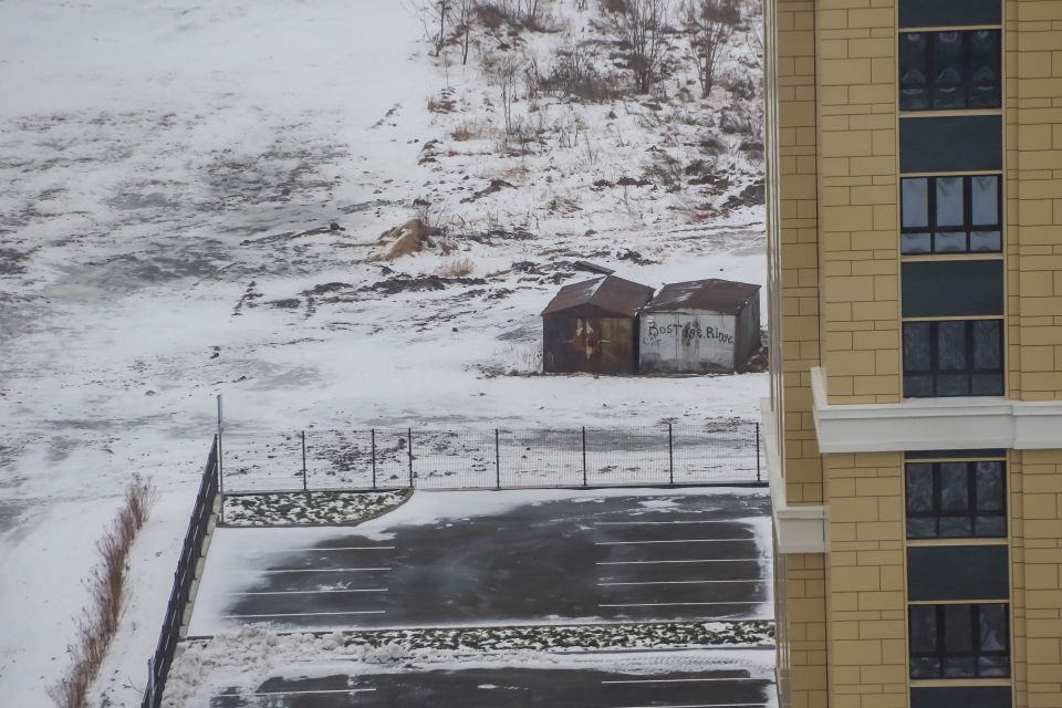 Оставшиеся от гаражного комплекса боксы