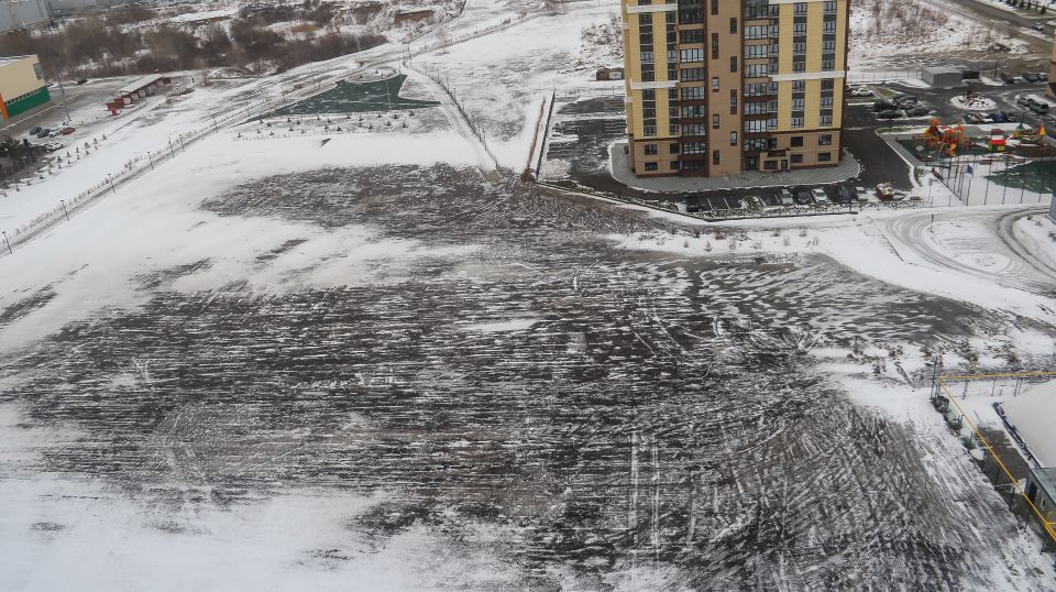 Парк 300-летия Барнаула с высоты новостройки. Ноябрь 2025 год