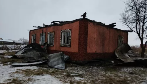 Появилось видео с места смертельного пожара в Алтайском крае, где погиб ребенок