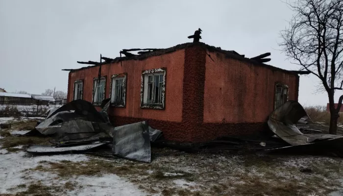 Появилось видео с места смертельного пожара в Алтайском крае, где погиб ребенок