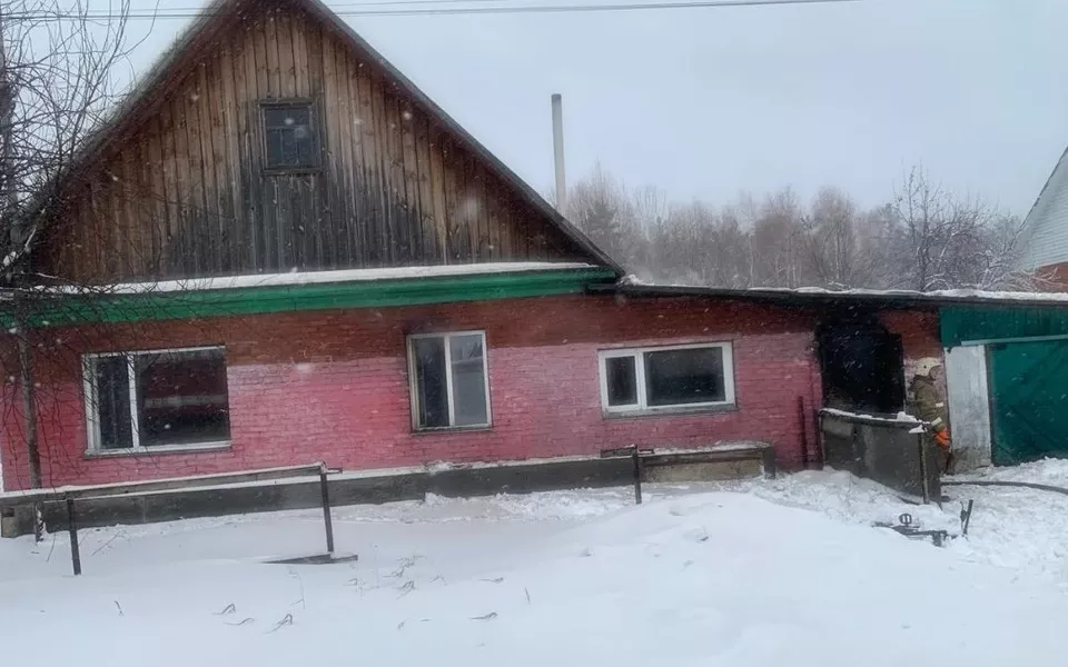Огонь забрал ребенка, пока взрослые отмечали: трагедия в Новосибирской области