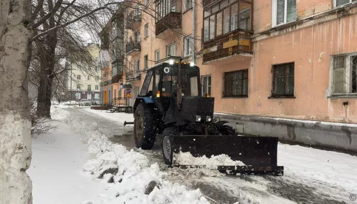 Дорожники очищают улицы Барнаула от снега: где окончены и ведутся работы