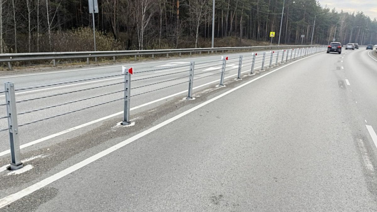 Тросовое ограждение на шоссе Ленточный бор