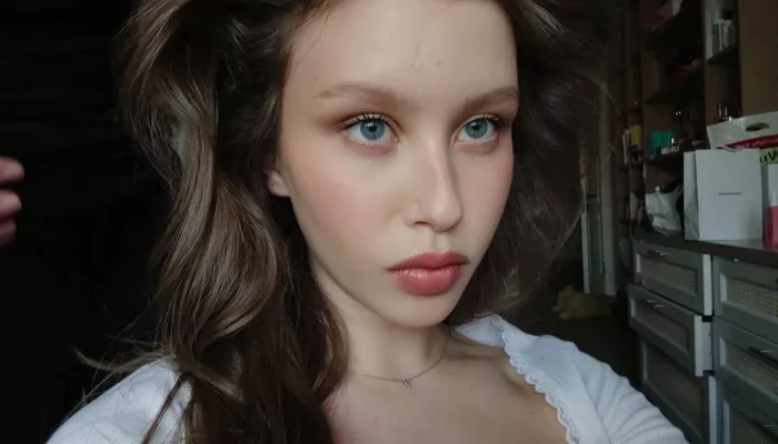 Савичева высказалась об отношениях 16-летней Пересильд и Дмитриенко