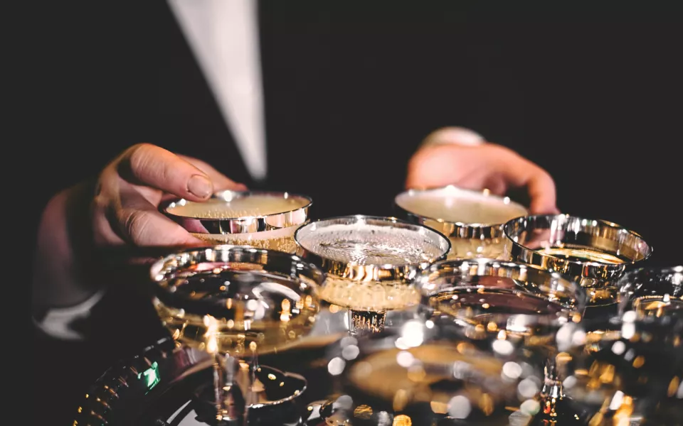 Нарколог раскрыл условно безопасную норму алкоголя в новогоднюю ночь