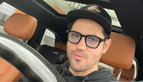 Звезда Кухни покинул Россию после развода с женой-актрисой. Фото