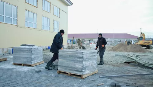 Стыдно перед детьми: в Республике Алтай сорвали сроки строительства спортзала школы