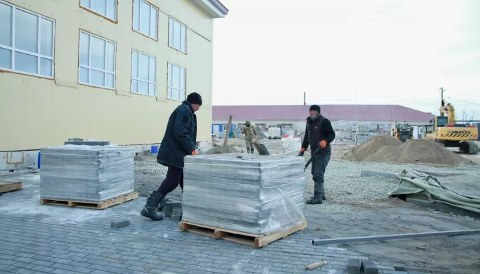 Стыдно перед детьми: в Республике Алтай сорвали сроки строительства спортзала школы