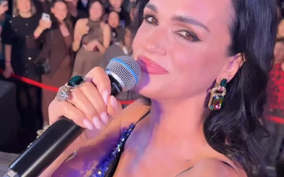 Певица Слава выложила откровенное видео и вызвала бурю споров в Сети