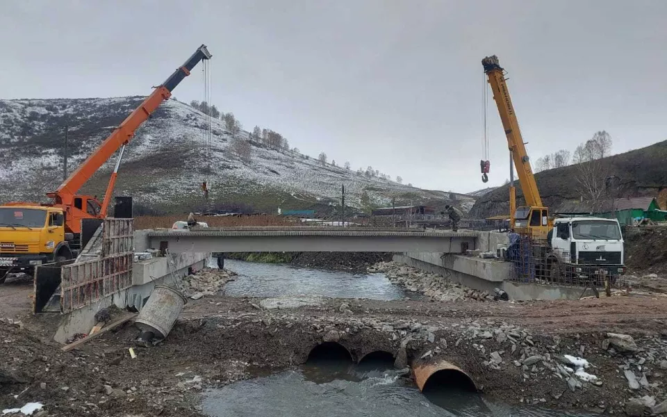 В Алтайском крае реконструируют мосты на одной из главных туристических дорог. Фото