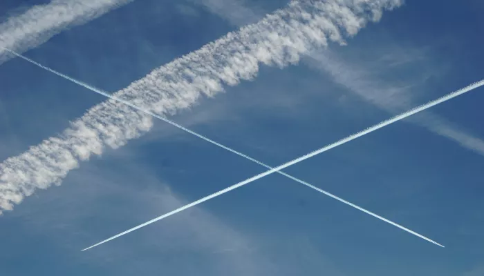 Российский метеоролог оценил версию конспирологов о химтрейлах