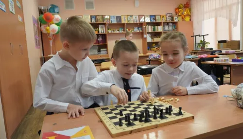 В Барнауле общественный контроль проверил работу школы №59. Фото