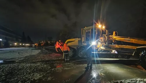 Порыв водопровода устраняют в переулке Малом Прудском в Барнауле