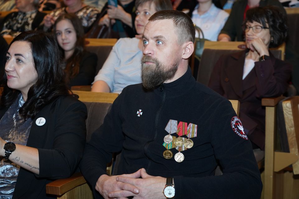 В Барнауле прошла вторая патриотическая встреча "Герои фронта и тыла"