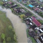 Видео очевидцев из подтопленного села на Алтае появилось в Сети