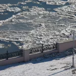 Шуга на воде: Обь в Барнауле готовится встречать зиму. Фото