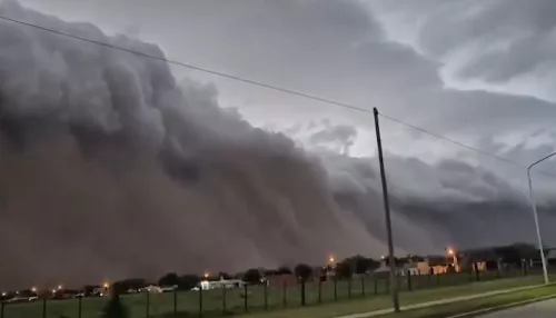 Вызывающий трепет шторм в Аргентине попал на фото и видео. Кадры стихии