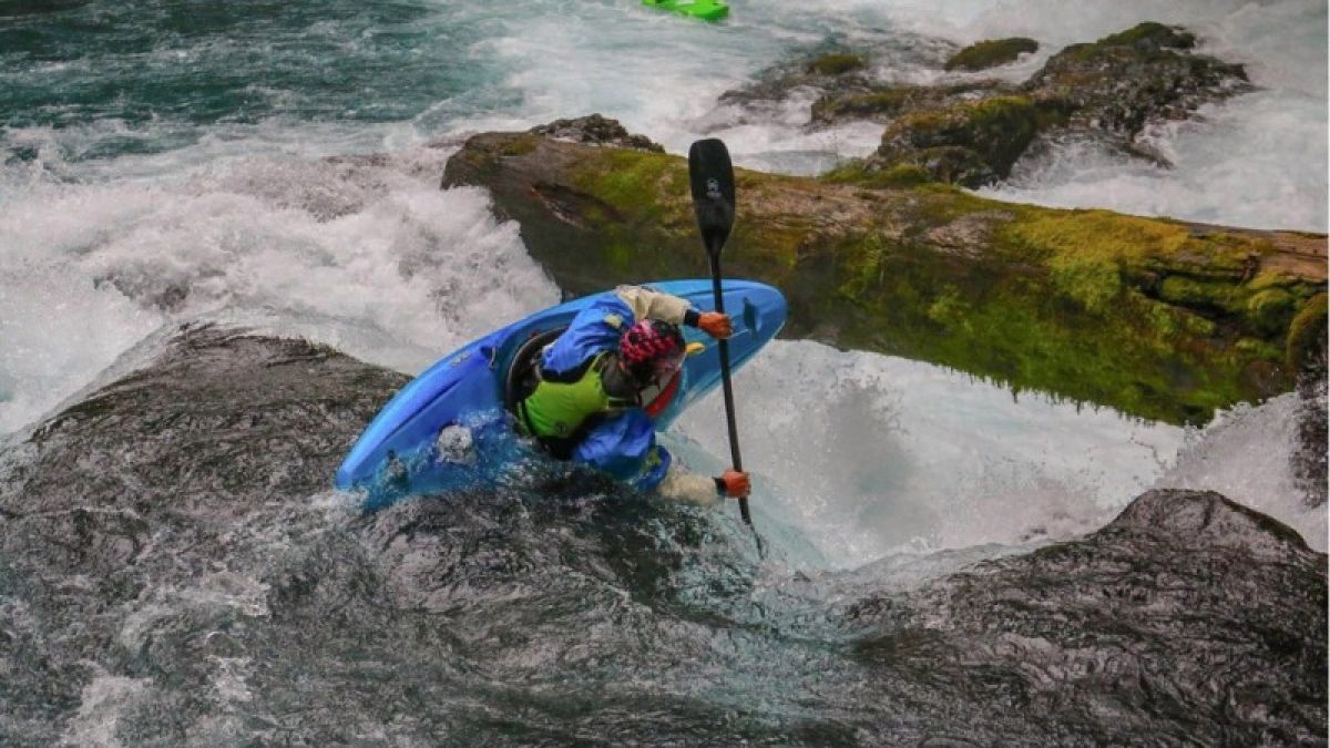 Барнаульский спортсмен-каякер покорил несколько сложных рек Италии и Швейцарии