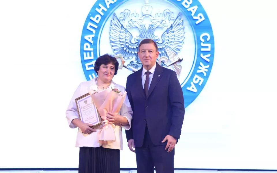 Лучших сотрудников налоговой службы наградили в Республике Алтай