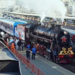 Поезд Деда Мороза отправился в путешествие по России. Видео