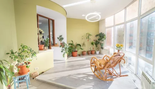 200-метровую элитную квартиру с зимним садом и сауной продают в Барнауле. Фото