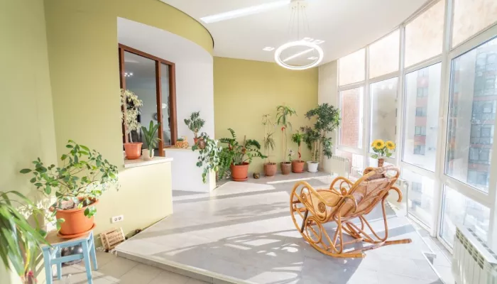 200-метровую элитную квартиру с зимним садом и сауной продают в Барнауле. Фото