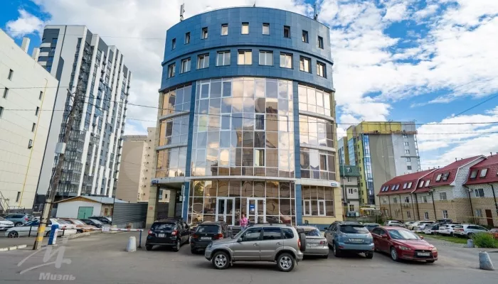 Офисник в деловом центре Барнаула продают за 334 млн рублей