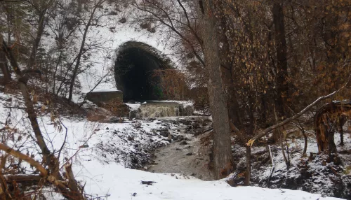 Уже подмораживает: как выглядит Пивоварский водопад в ноябре. Фото