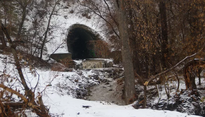 Уже подмораживает: как выглядит Пивоварский водопад в ноябре. Фото