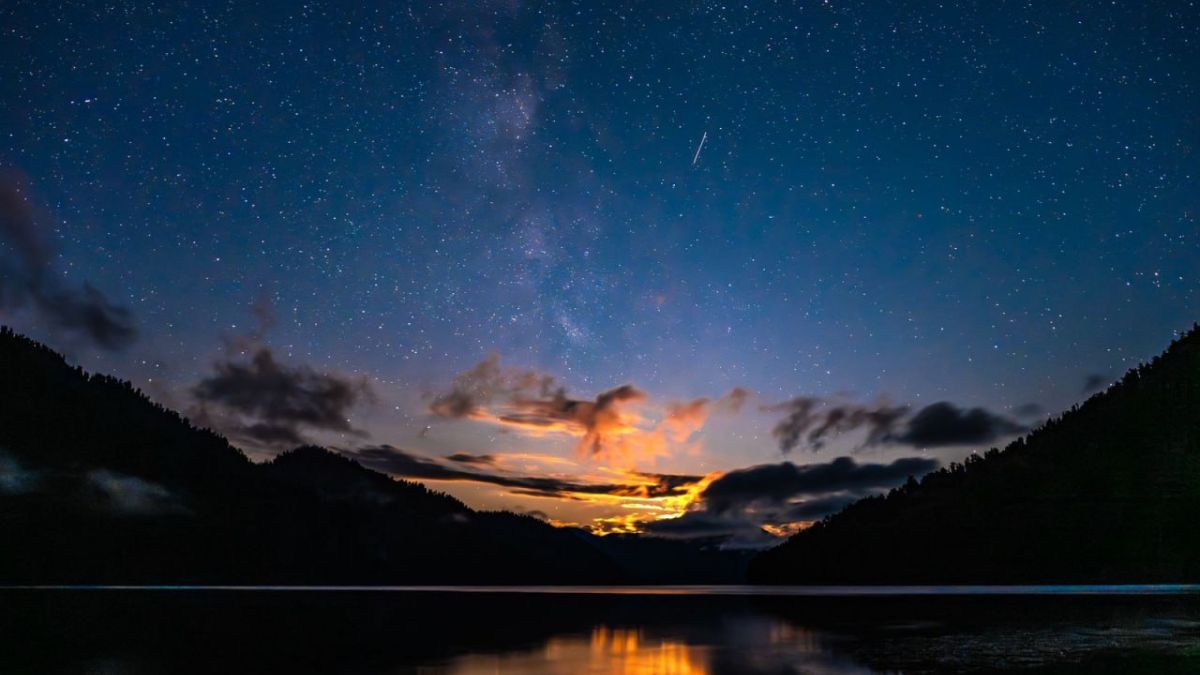 Звездное небо над Телецким озером