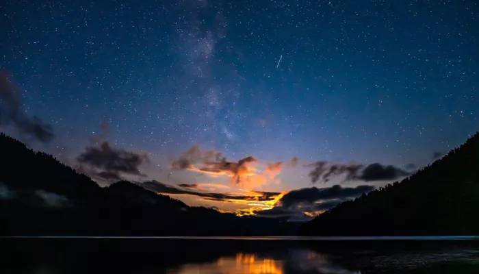 Заповедный космос: звездное небо засняли над Телецким озером. Фото