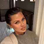 Виктория Боня показала фигуру и объяснила, откуда взялись объемы в области ягодиц