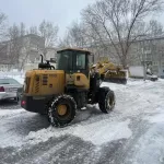 В Барнауле усилили работу по очистке придомовых территорий и межквартальных проездов