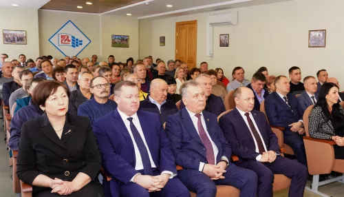 Коллектив Барнаульского станкостроительного завода наградили к 84-летию предприятия