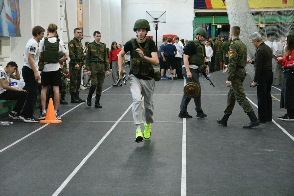 Военно-спортивные соревнования "Позывной "Первые"