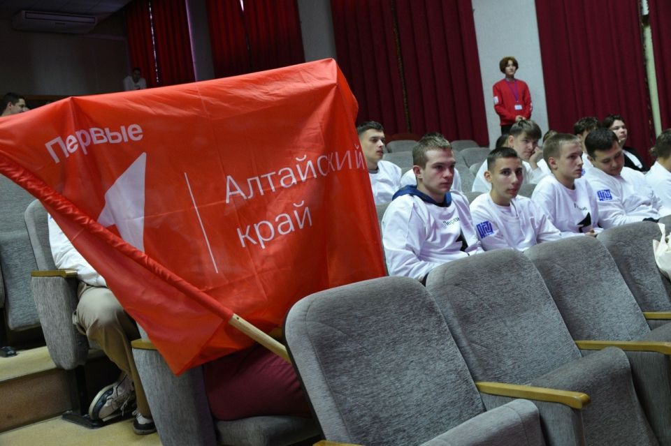 Военно-спортивные соревнования "Позывной "Первые"