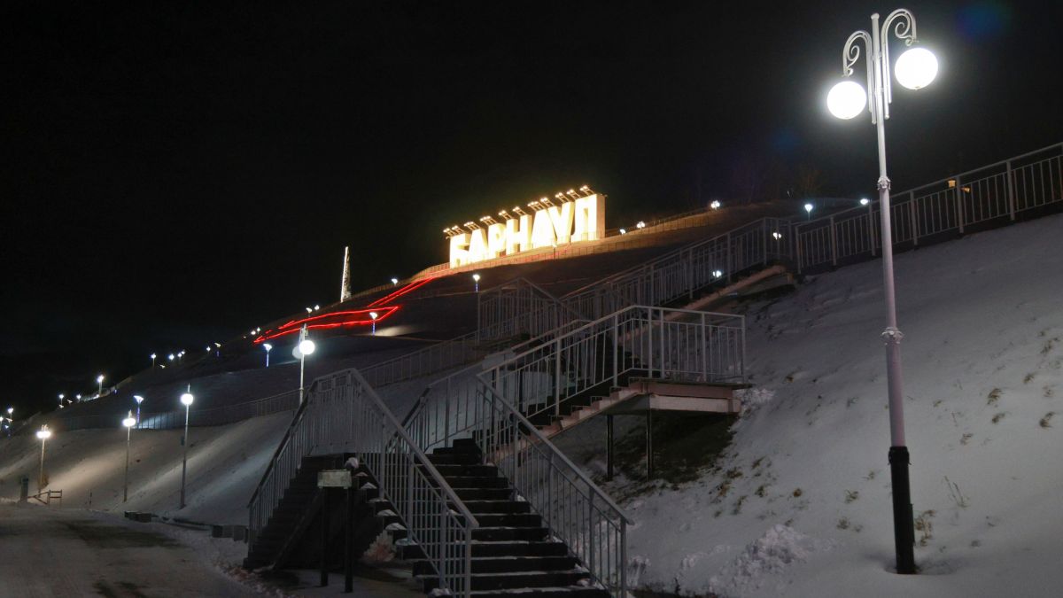 Набережная Оби. Буквы Барнаул