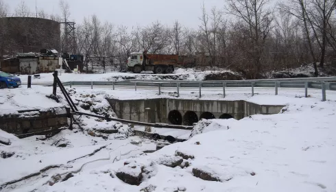 Бетонное безмолвие: чем живет самая невезучая в Барнауле переправа через Пивоварку