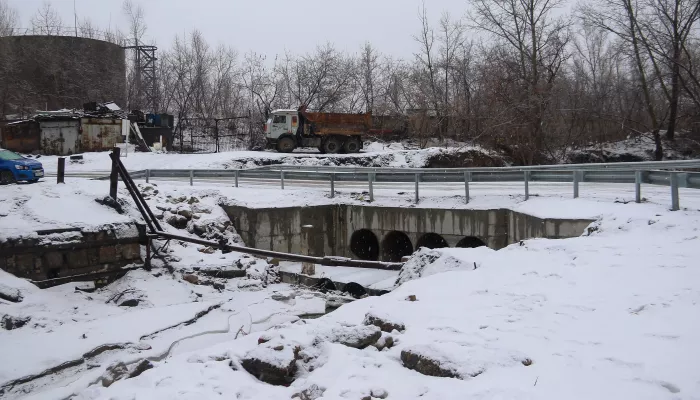 Бетонное безмолвие: чем живет самая невезучая в Барнауле переправа через Пивоварку