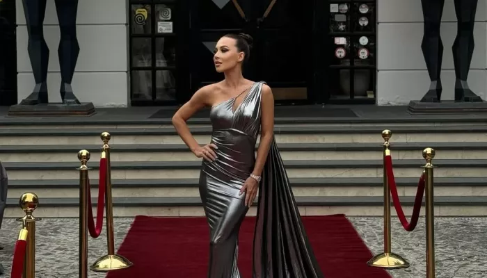 Беременная Лерчек устроила нежную фотосессию с женихом под домашним арестом. Фото