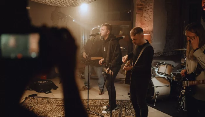 Билетов на барнаульский концерт Комнаты культуры нет. В каких городах ловить группу