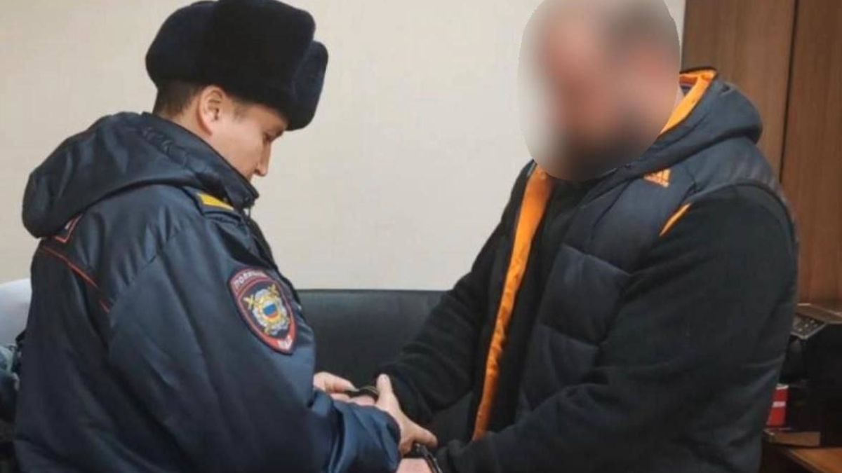 Бывшего заместителя министра строительства и ЖКХ Республики Алтай обвиняют в получении взяток