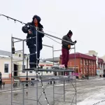Огромный кокошник и патриотичная елка: в Барнауле начали готовить новогодний городок