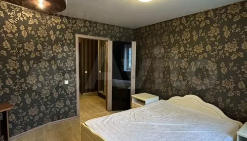 Квартиру с разноцветными комнатами продают за 9 млн рублей в Барнауле. Фото