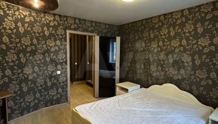 Квартиру с разноцветными комнатами продают за 9 млн рублей в Барнауле. Фото