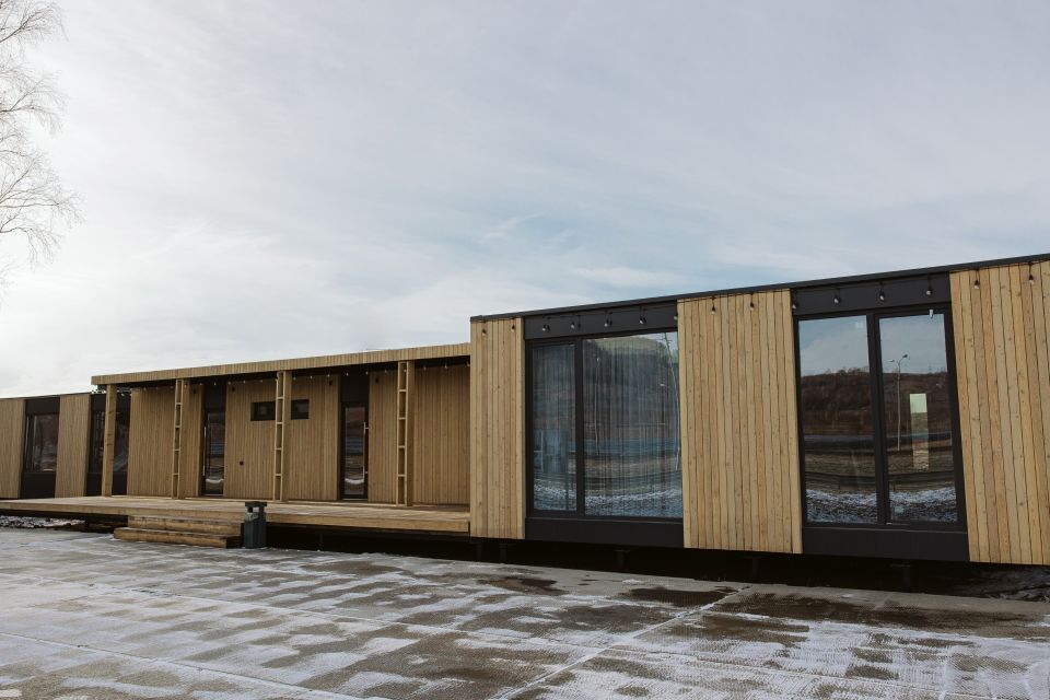 Офис продаж апартаментов на строительной площадке комплекса "Карлуу"