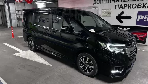 Не видевший зимы минивэн с юга Японии продают в Горном Алтае. Фото